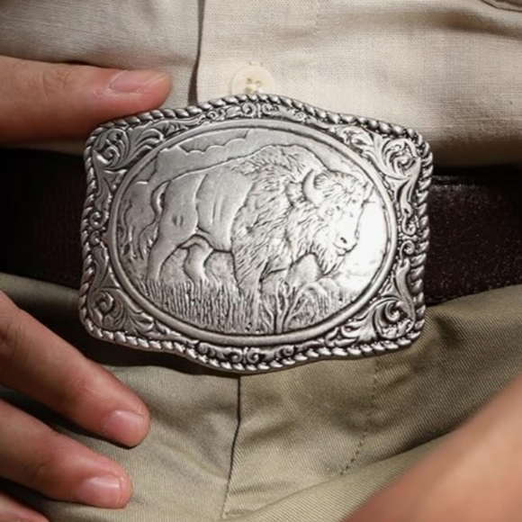 Beautiful New silver Buffalo Bison rope detailed belt buckle - Picture 2 of 11